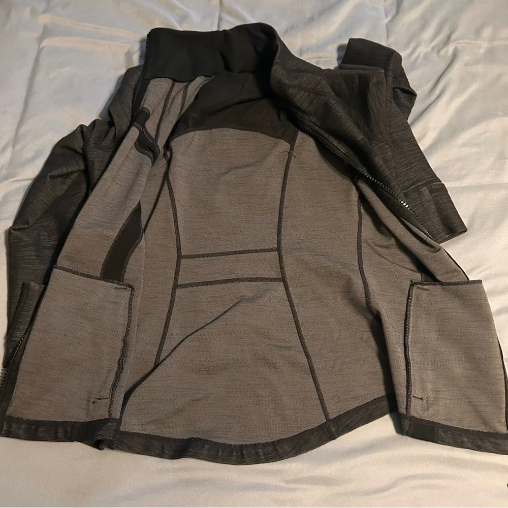 Lululemon Define Jacket - Picture 16 of 16
